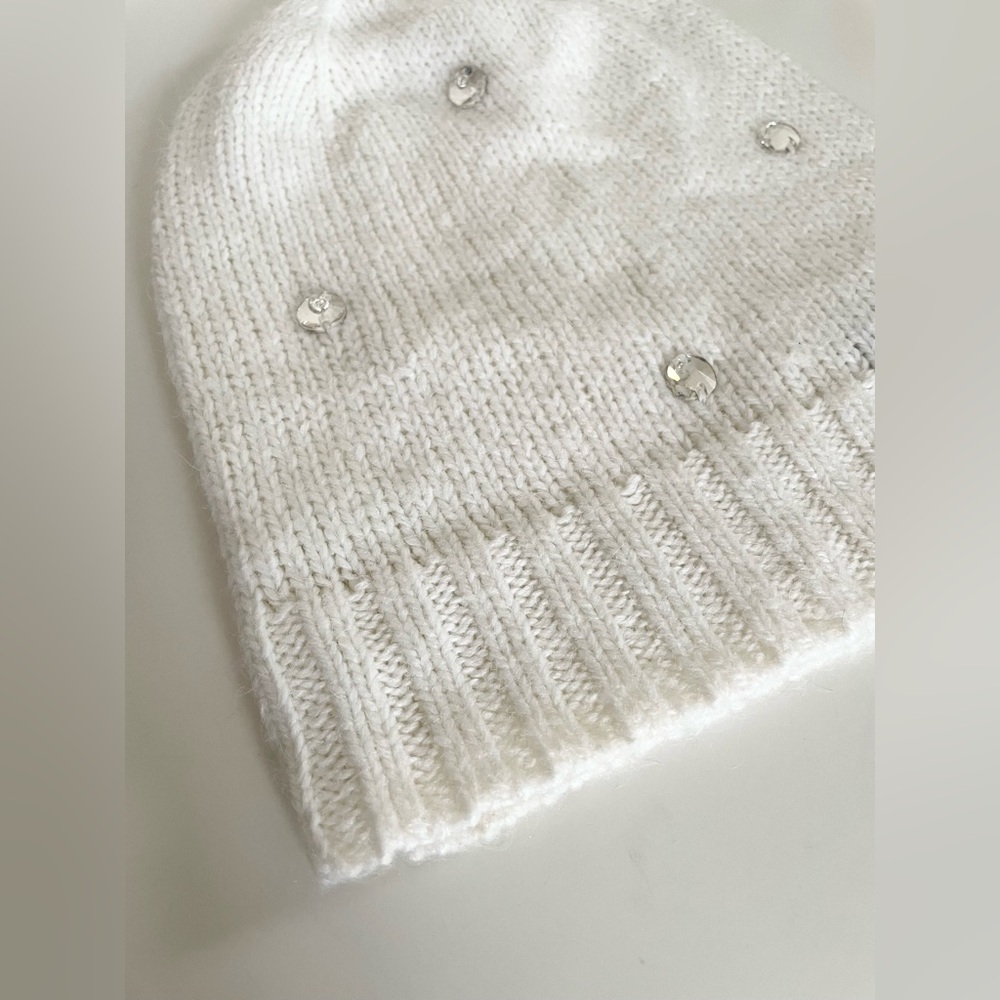 Victoria’s Secret Crystal Rhinestone Off White Knit Beanie Hat, One Size - Picture 11 of 13